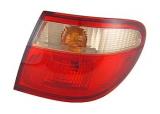 Lampa spate Nissan Almera berlina spre exterior